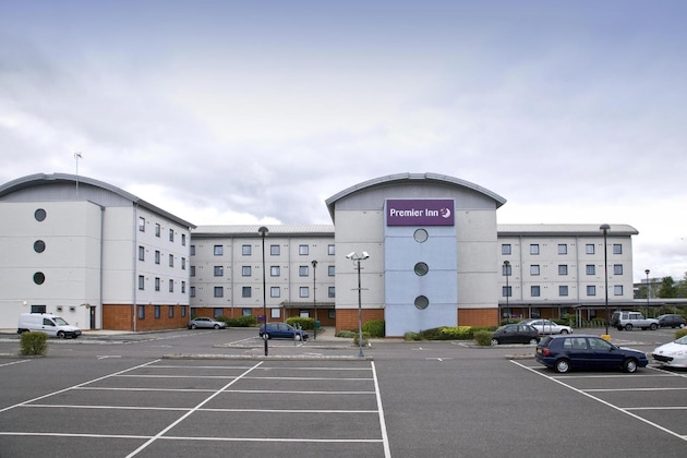 Gallery - Premier Inn London Enfield