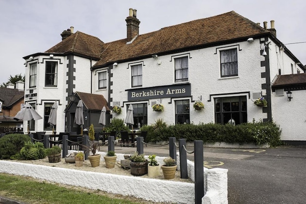 Gallery - Berkshire Arms By Chef And Brewer Collection