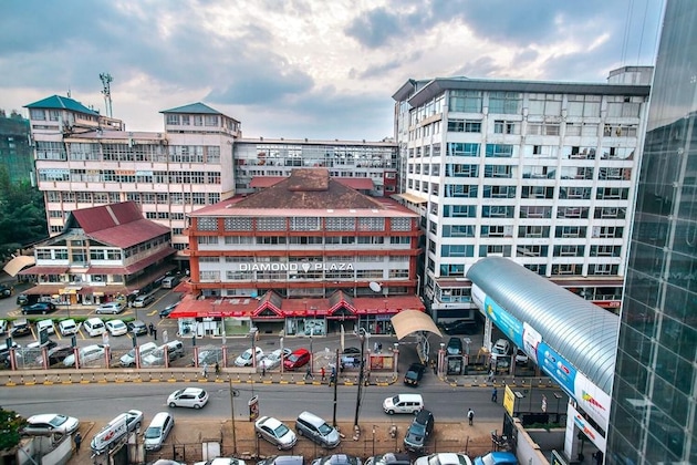Gallery - Diamond Plaza Apartments