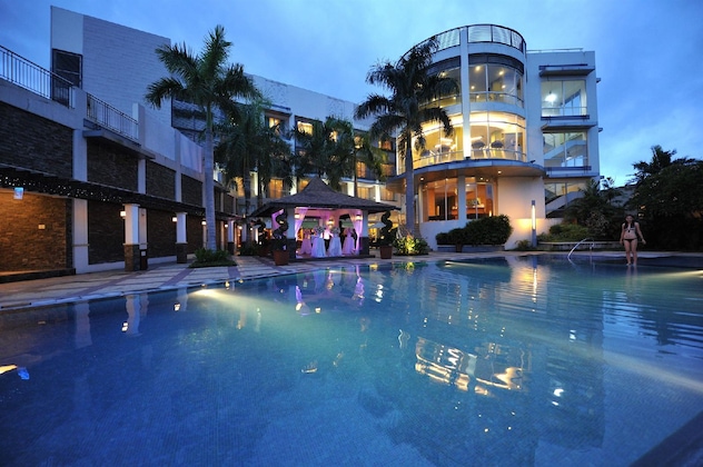 Gallery - The Avenue Plaza Hotel
