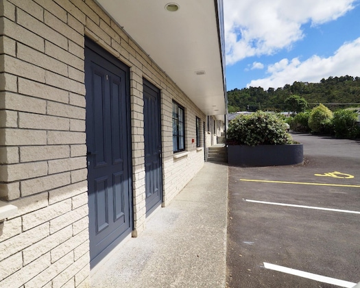 Gallery - Bk's Pohutukawa Lodge