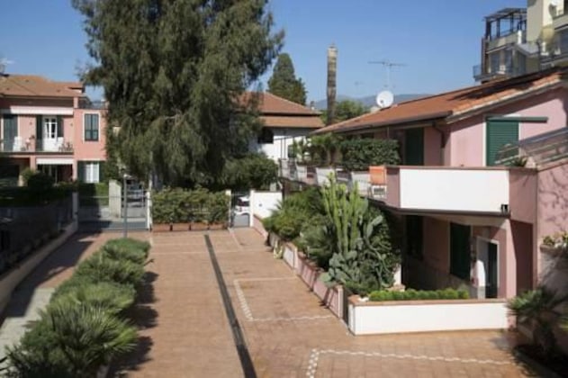 Gallery - World Village Apartments