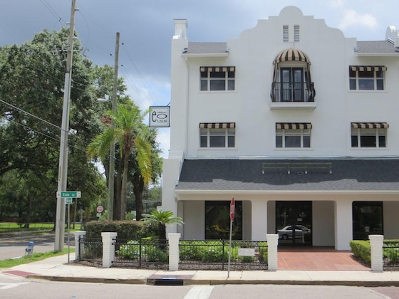 Gallery - The Eo Inn - Downtown