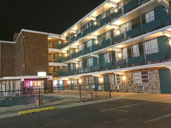 Gallery - Skyview Manor Motel