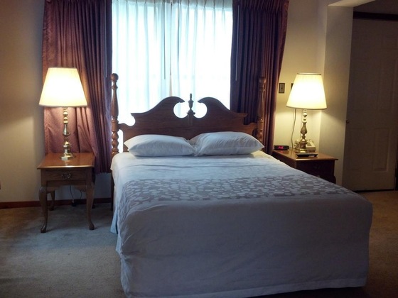 Gallery - Oswego Inn