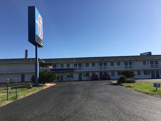 Gallery - Motel 6 Tucumcari