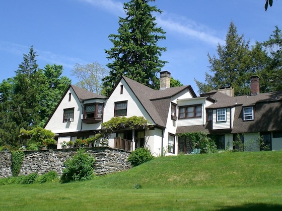 Gallery - Whistler's Inn Bed & Breakfast