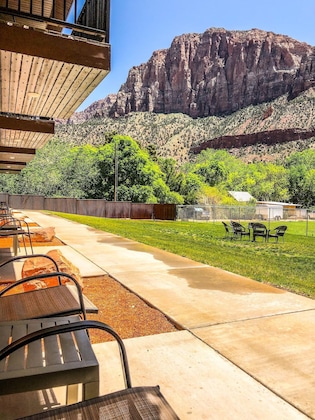 Gallery - Bumbleberry Inn