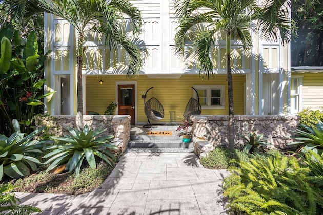 Gallery - Selina Miami River