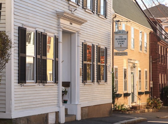 Gallery - Harbor Light Inn