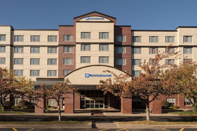 Gallery - Wyndham Moline On John Deere Commons