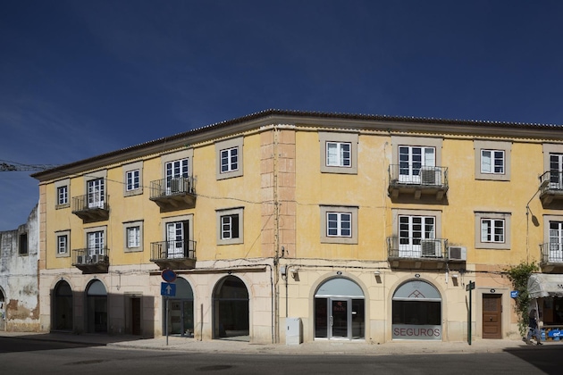 Gallery - Flattered To Be In Tomar