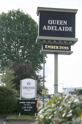 Gallery - Premier Inn Epsom North