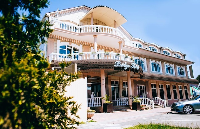 Gallery - Bridge Hotel