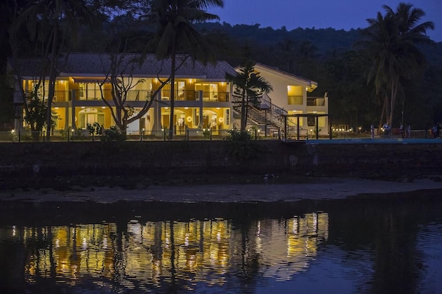Gallery - Acron Waterfront Resort