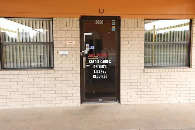 Gallery - Budget Inn