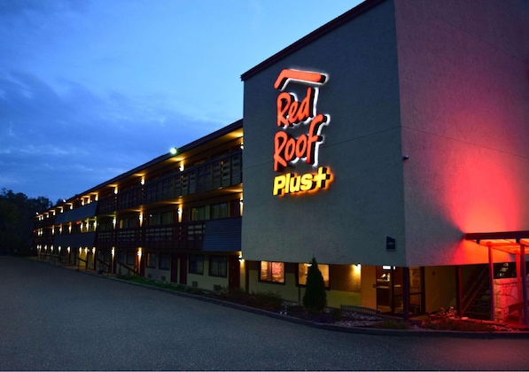 Gallery - Red Roof Inn Plus+ Pittsburgh East - Monroeville