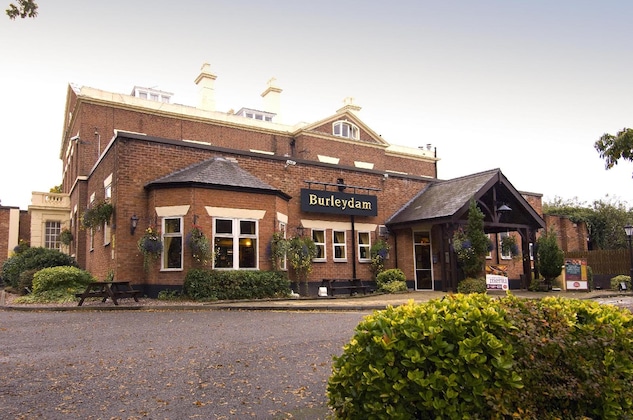 Gallery - Premier Inn Wirral (Childer Thornton)