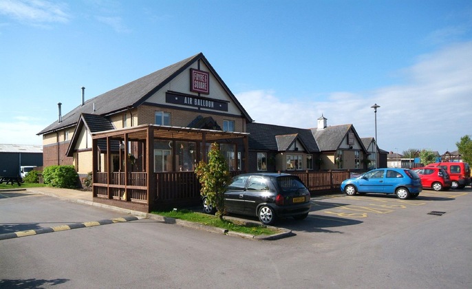 Gallery - Premier Inn Blackpool Airport