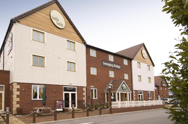Gallery - Premier Inn Manchester Trafford Centre Nth