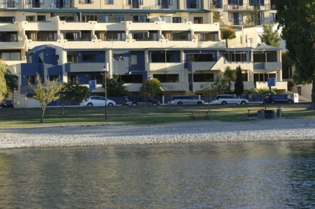 Gallery - Lakefront Apartments