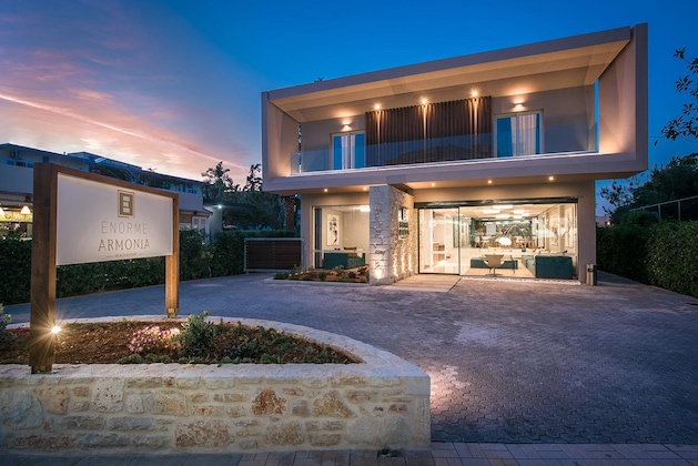 Gallery - Paralos Lifestyle Beach
