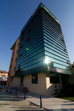 Gallery - West Plaza Hotel