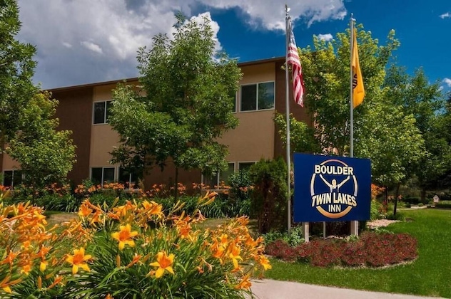 Gallery - Boulder Twin Lakes Inn