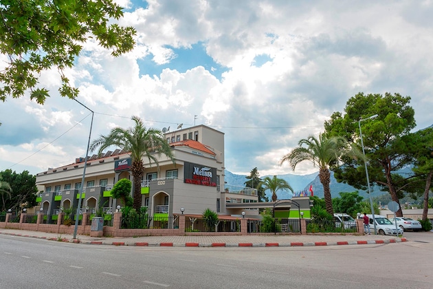 Gallery - Rich Melissa Hotel