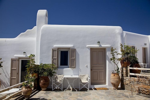 Gallery - Eleni's Village Suites