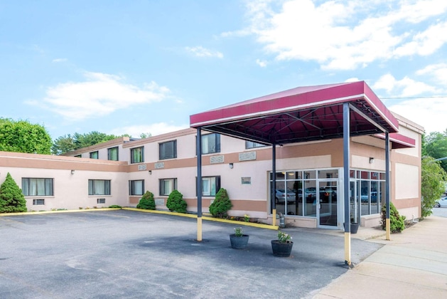 Gallery - Super 8 By Wyndham Watertown Cambridge Boston Area