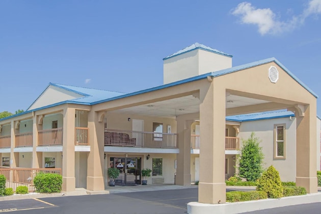 Gallery - Days Inn & Suites By Wyndham Pine Bluff