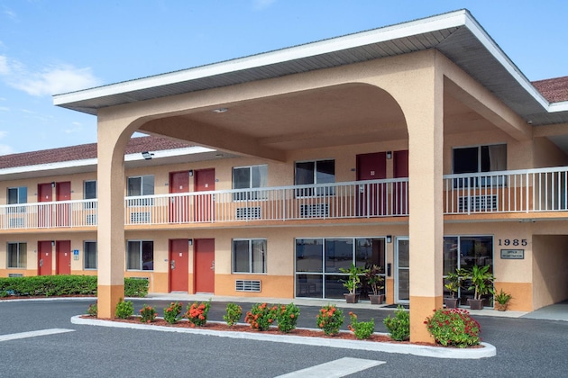 Gallery - Howard Johnson By Wyndham Vero Beach I-95