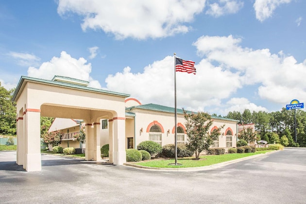 Gallery - Days Inn & Suites By Wyndham Columbia Airport