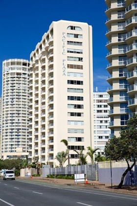 Gallery - Pacific Plaza Apartments