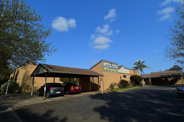 Gallery - Executive Hideaway Motel