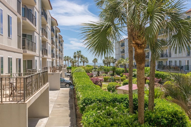 Gallery - Hodnett Cooper's Beach Club