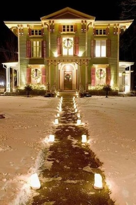 Gallery - Landmark Inn