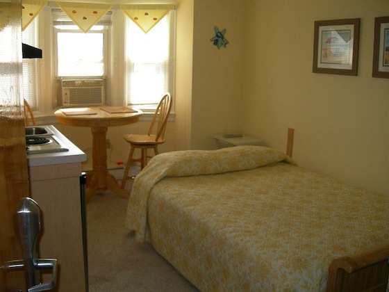 Gallery - Cabin By The Sea (1 Room @ Homestead Beach Hotel)