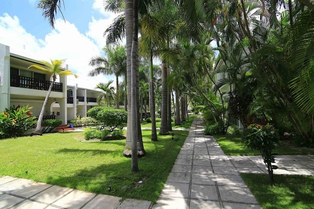 Gallery - Cupecoy Beach Club