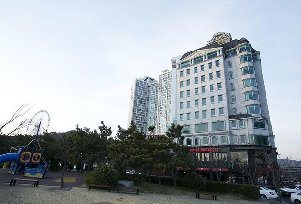 Gallery - Castle Beach Tourist Hotel