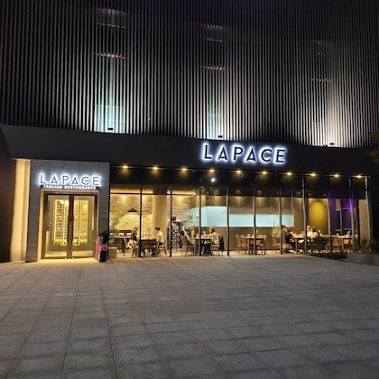 Gallery - Queen Vell Hotel & Wedding