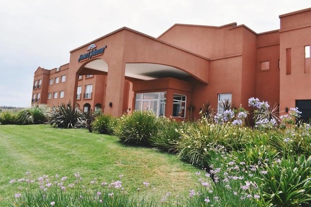 Gallery - Howard Johnson By Wyndham Funes
