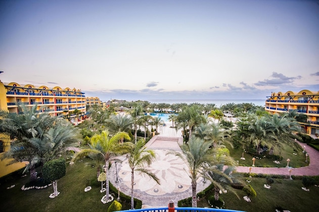 Gallery - Carols Beau Rivage Hotel