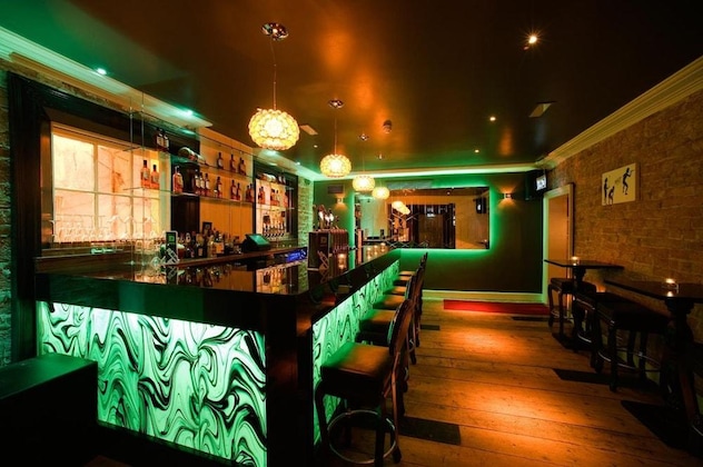 Gallery - Treacy's Hotel