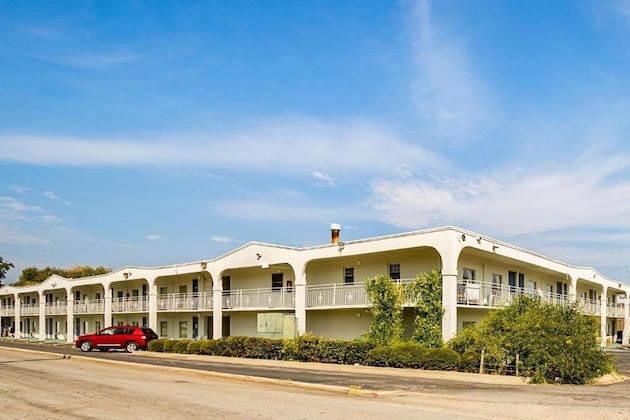 Gallery - Clarion Pointe