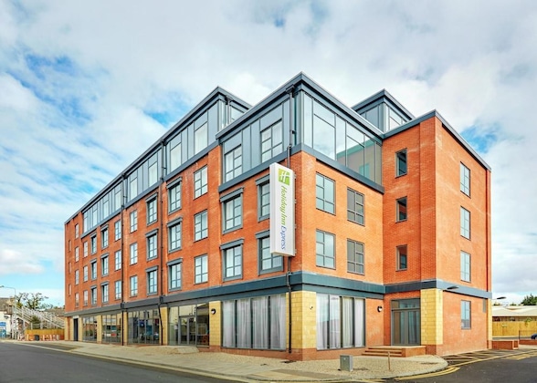 Gallery - Holiday Inn Express Grimsby By Ihg