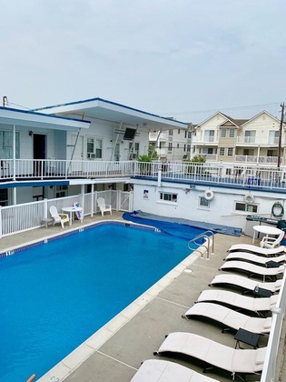 Gallery - White Caps Motel