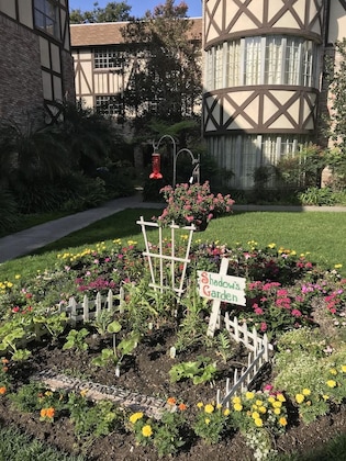 Gallery - Anaheim Majestic Garden Hotel