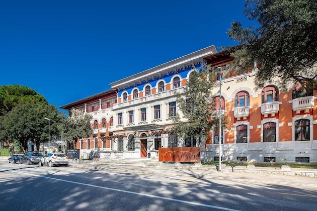 Gallery - Europalace Hotel, Bw Signature Collection